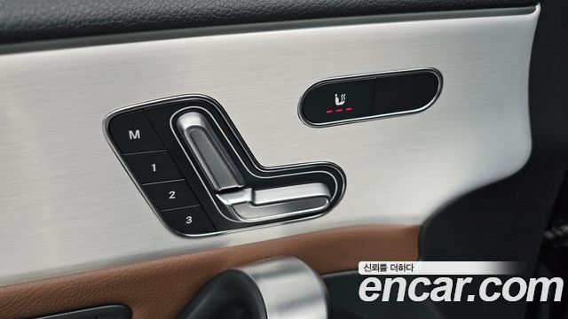 Mercedes-Benz CLA-Class 2023 — photo 18