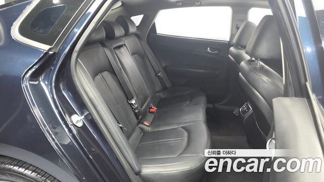 Kia K5 2016 — photo 12