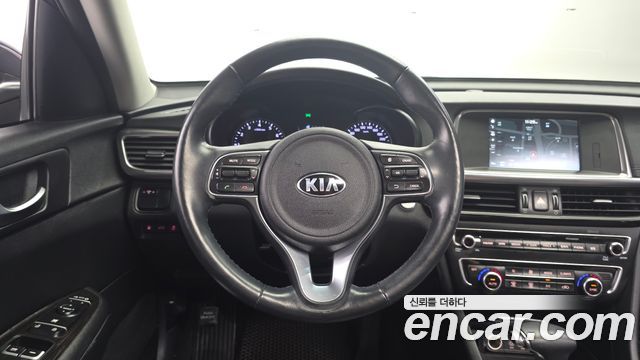 Kia K5 2016 — photo 13