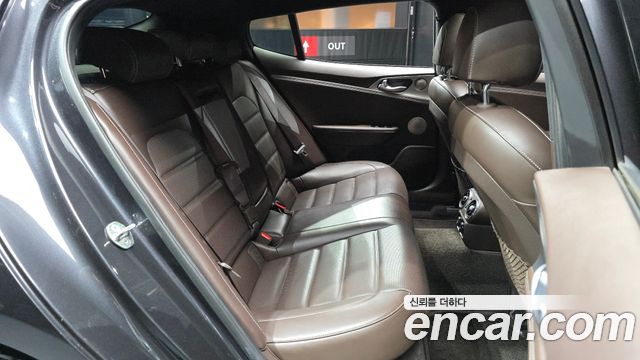 Kia Stinger 2018 — photo 17