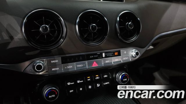Kia Stinger 2018 — photo 24