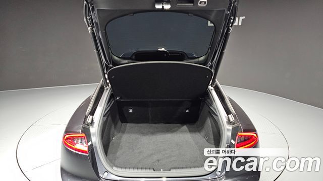Kia Stinger 2018 — photo 33