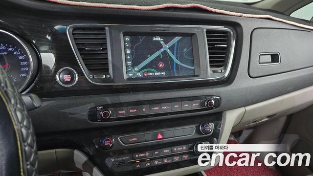 Kia Canival 2020 — photo 13