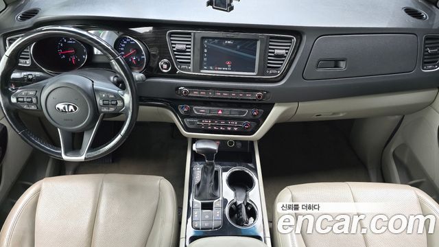 Kia Canival 2019 — photo 10