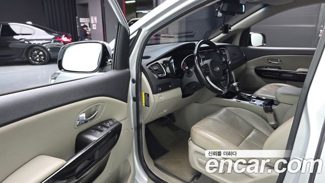 Kia Canival 2019 — photo 13