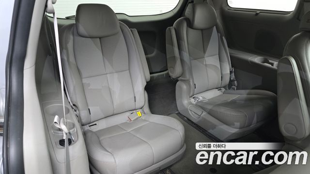 Kia Canival 2019 — photo 18