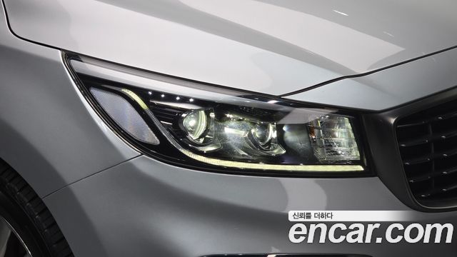 Kia Canival 2019 — photo 8