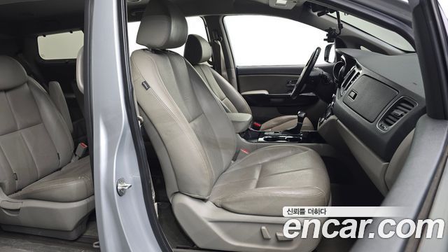 Kia Canival 2019 — photo 16
