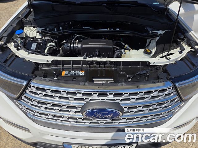 Ford Explorer 2021 — photo 6