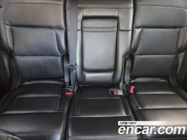 Ford Explorer 2021 — photo 10