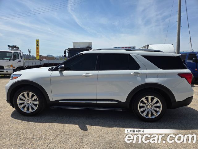 Ford Explorer 2021 — photo 14