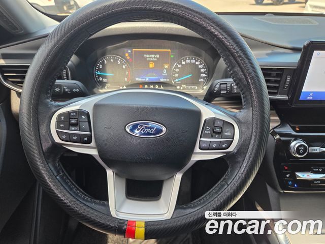Ford Explorer 2021 — photo 15