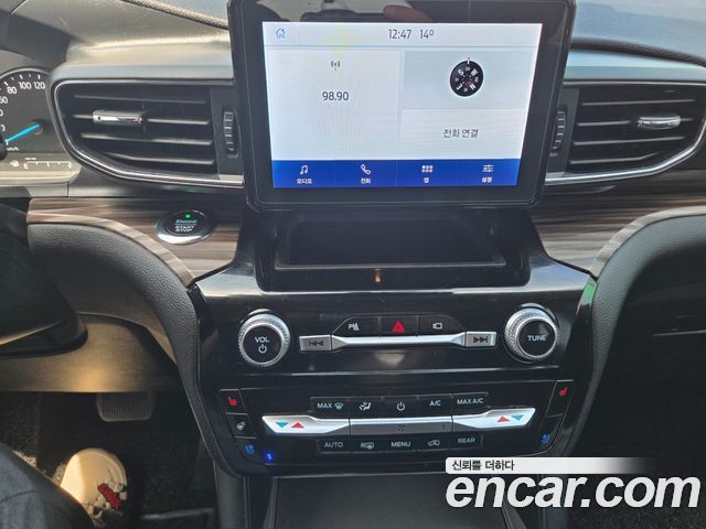 Ford Explorer 2021 — photo 16