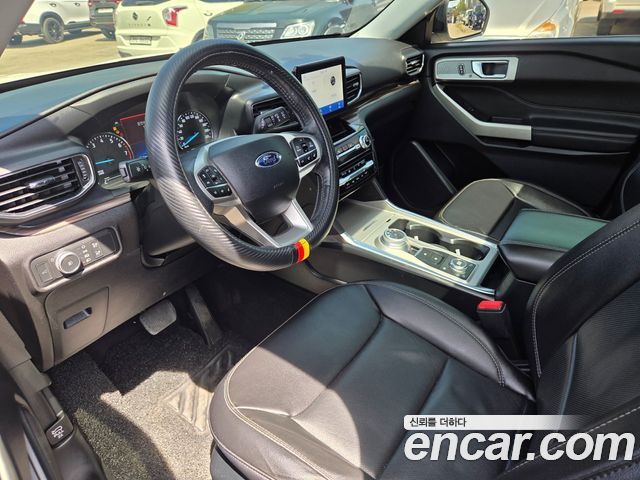 Ford Explorer 2021 — photo 18