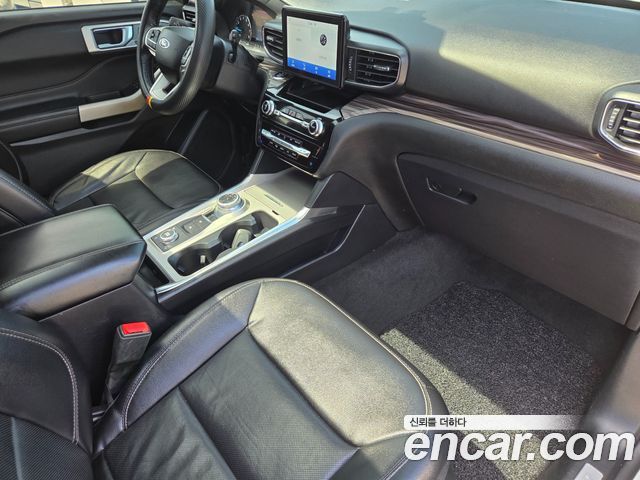 Ford Explorer 2021 — photo 19