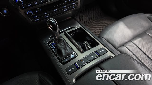 Hyundai Genesis 2016 — photo 12