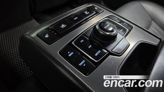 Hyundai Genesis 2016 — photo 21