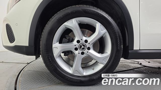 Mercedes-Benz GLA-Class 2018 — photo 5