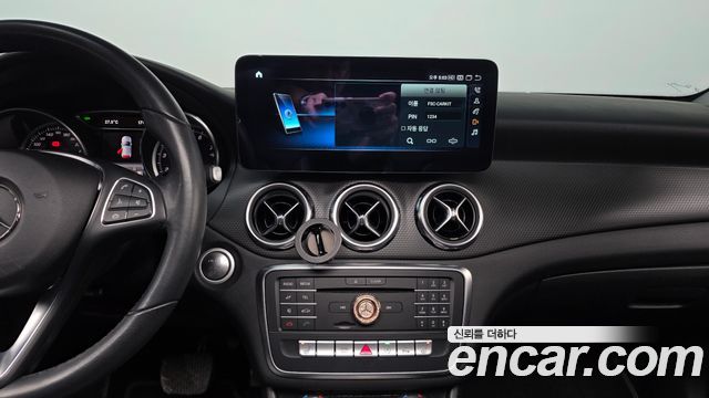 Mercedes-Benz GLA-Class 2018 — photo 20