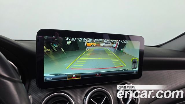 Mercedes-Benz GLA-Class 2018 — photo 21