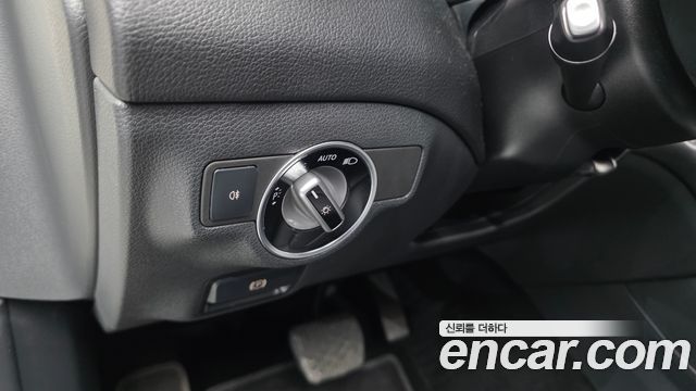 Mercedes-Benz GLA-Class 2018 — photo 23