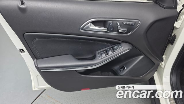 Mercedes-Benz GLA-Class 2018 — photo 14