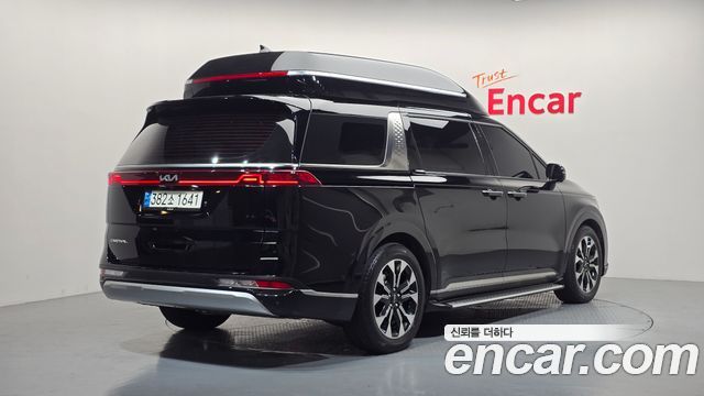 Kia Canival 2022 — photo 2