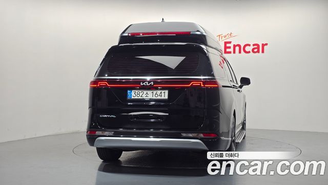 Kia Canival 2022 — photo 4