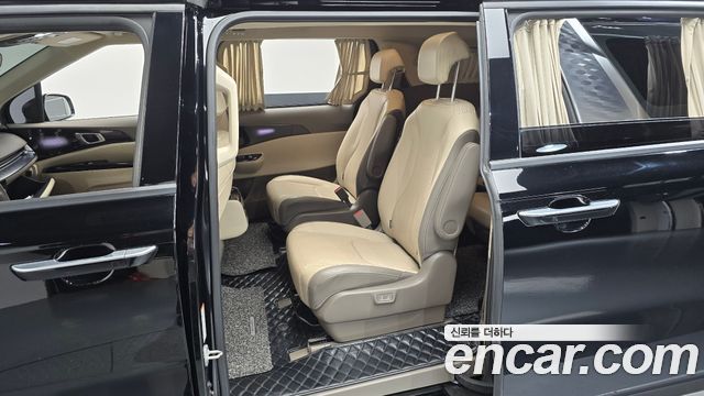 Kia Canival 2022 — photo 17