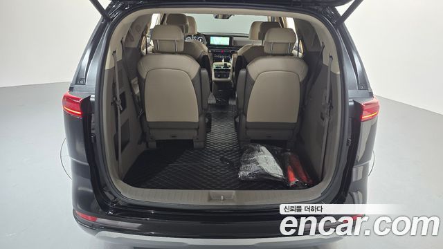 Kia Canival 2022 — photo 22