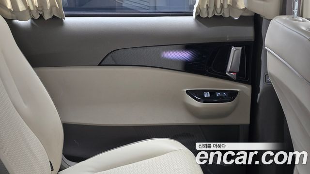 Kia Canival 2022 — photo 15