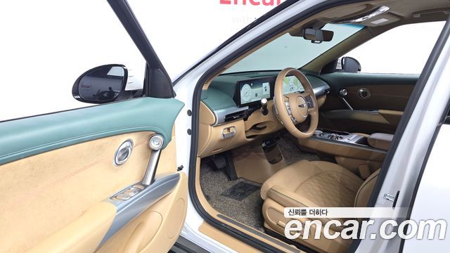 Genesis GV60 2023 — photo 13