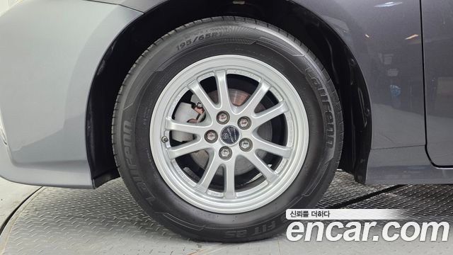 Toyota Prius 2017 — photo 5