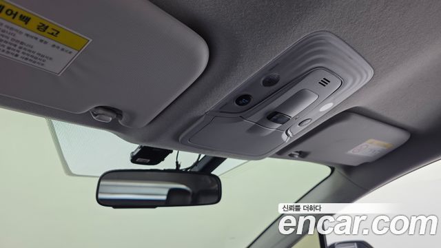 Toyota Prius 2017 — photo 19