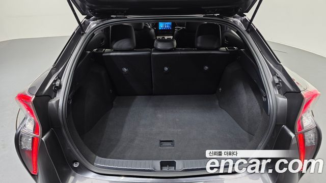 Toyota Prius 2017 — photo 20