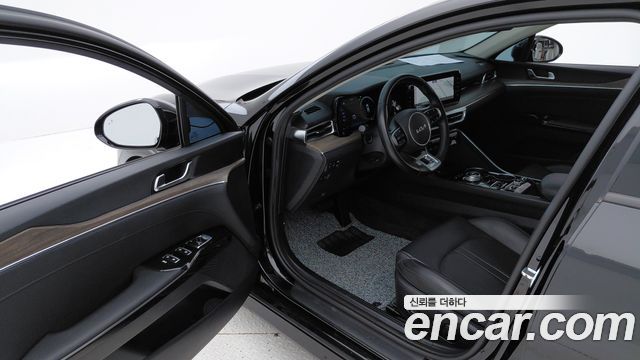 Kia K5 2023 — photo 10