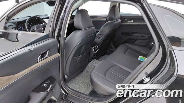 Kia K5 2023 — photo 12