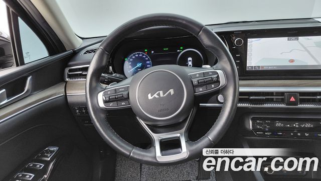 Kia K5 2023 — photo 14