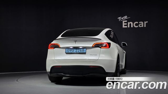 Tesla Model Y 2022 — photo 4