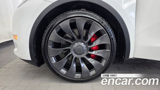 Tesla Model Y 2022 — photo 5