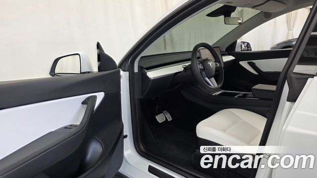 Tesla Model Y 2022 — photo 10