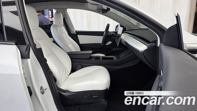 Tesla Model Y 2022 — photo 11