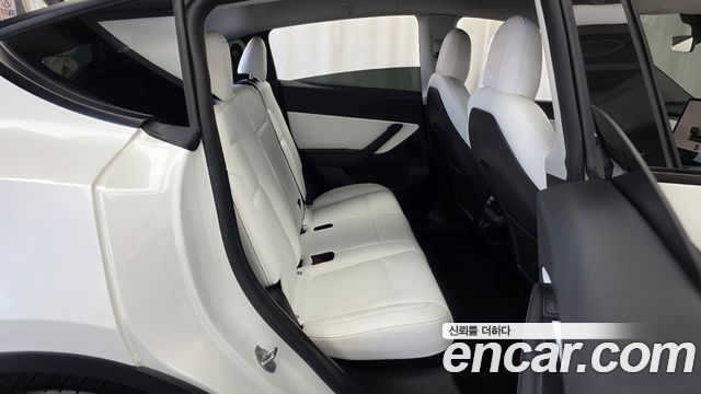 Tesla Model Y 2022 — photo 12