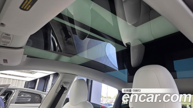 Tesla Model Y 2022 — photo 18