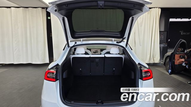 Tesla Model Y 2022 — photo 20