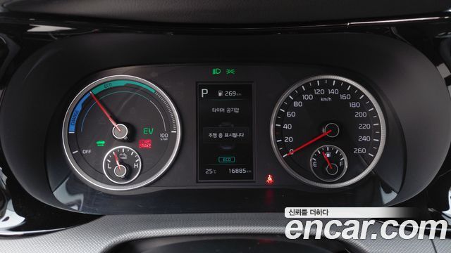 Kia K5 2023 — photo 8