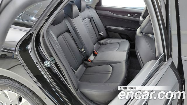 Kia K5 2023 — photo 11