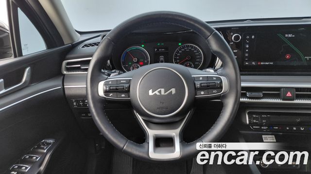 Kia K5 2023 — photo 14