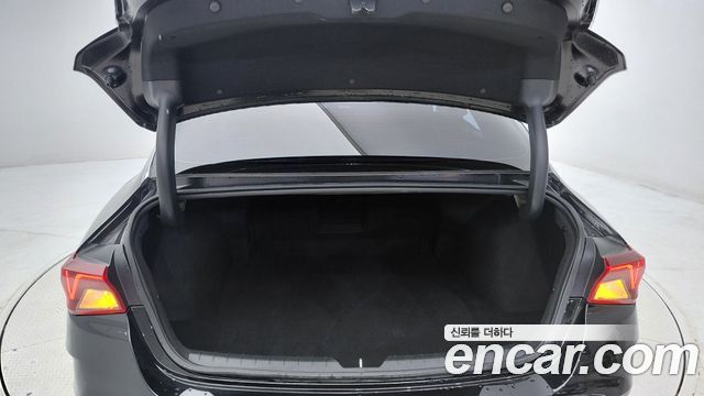 Kia K5 2023 — photo 16