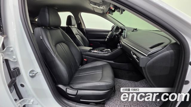 Hyundai Sonata 2022 — photo 13